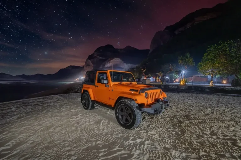 峇里島自駕租車 橙色 Jeep Rubicon 越野車