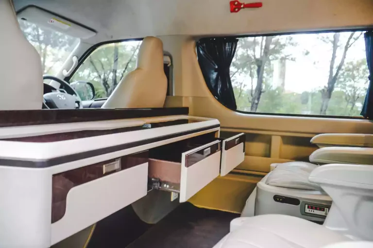 Toyota Hiace 車廂設備