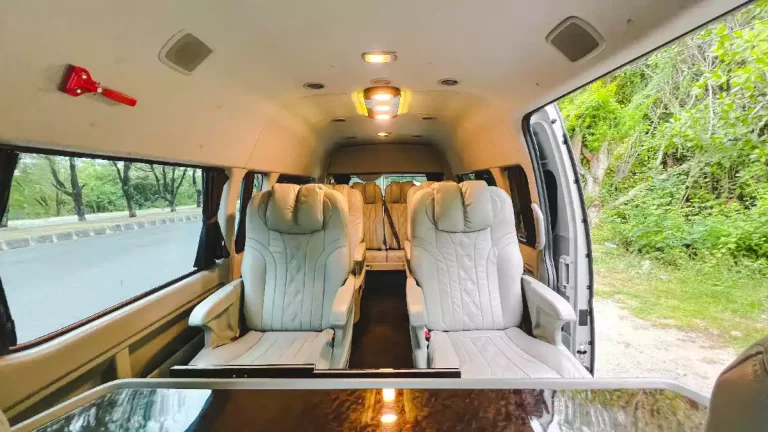 Toyota Hiace 豪華座椅